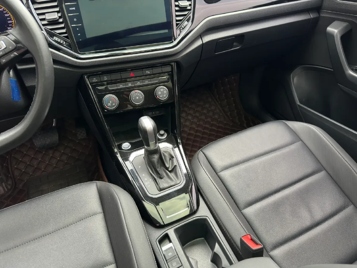 2022 Volkswagen T-Roc 1.4T 150HP L4 7DCT,autocango,china used car exporter,china ev exporter,chinese used car exporter,chinese used ev exporter