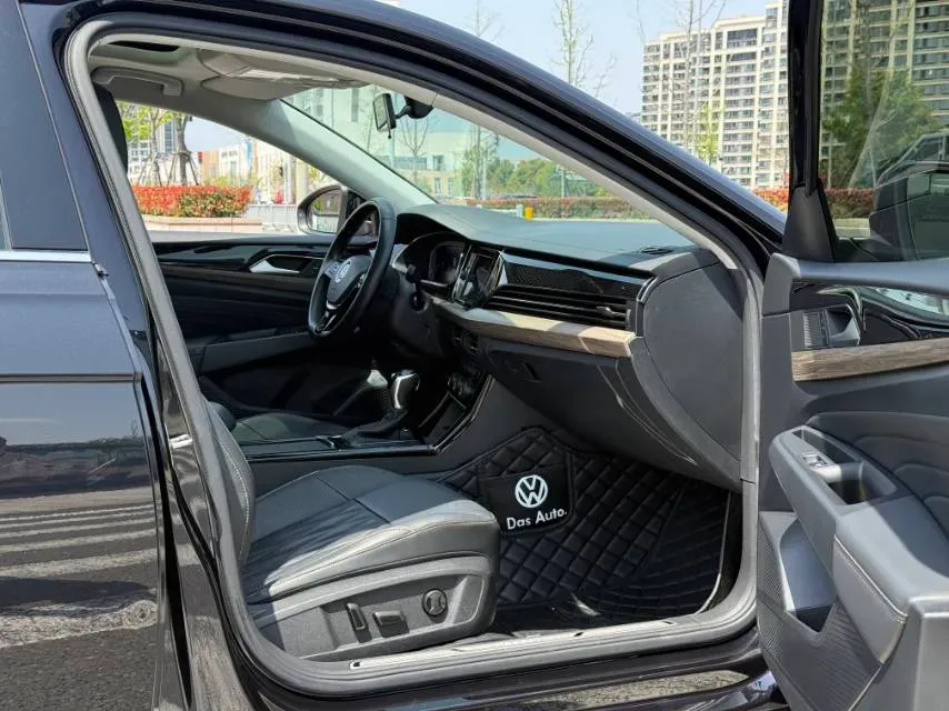 2019 Volkswagen Passat 2.0T 186HP L4 7DCT,autocango,china used car exporter,china ev exporter,chinese used car exporter,chinese used ev exporter