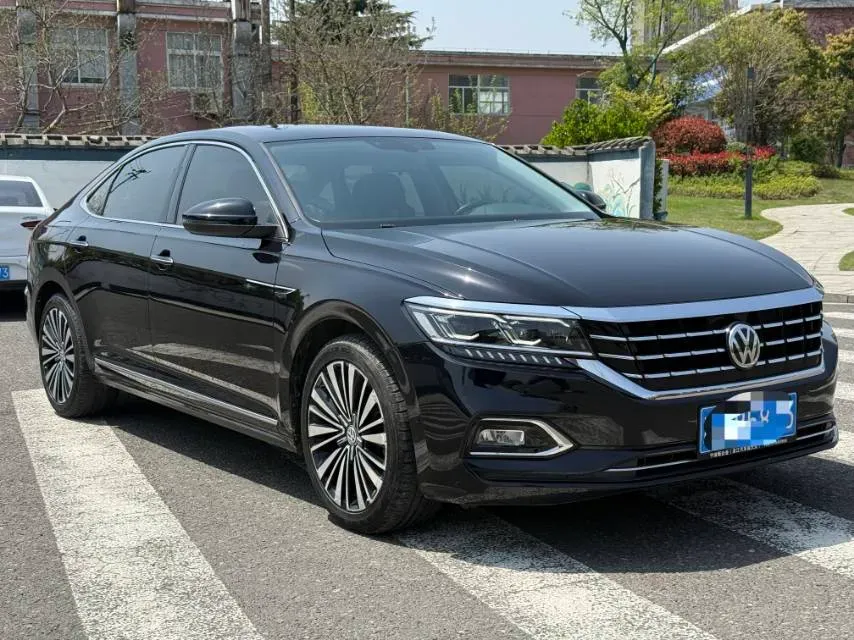 2019 Volkswagen Passat 2.0T 186HP L4 7DCT,autocango,china used car exporter,china ev exporter,chinese used car exporter,chinese used ev exporter