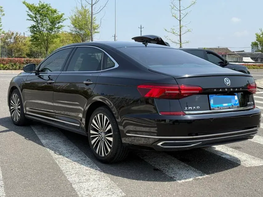 2019 Volkswagen Passat 2.0T 186HP L4 7DCT,autocango,china used car exporter,china ev exporter,chinese used car exporter,chinese used ev exporter