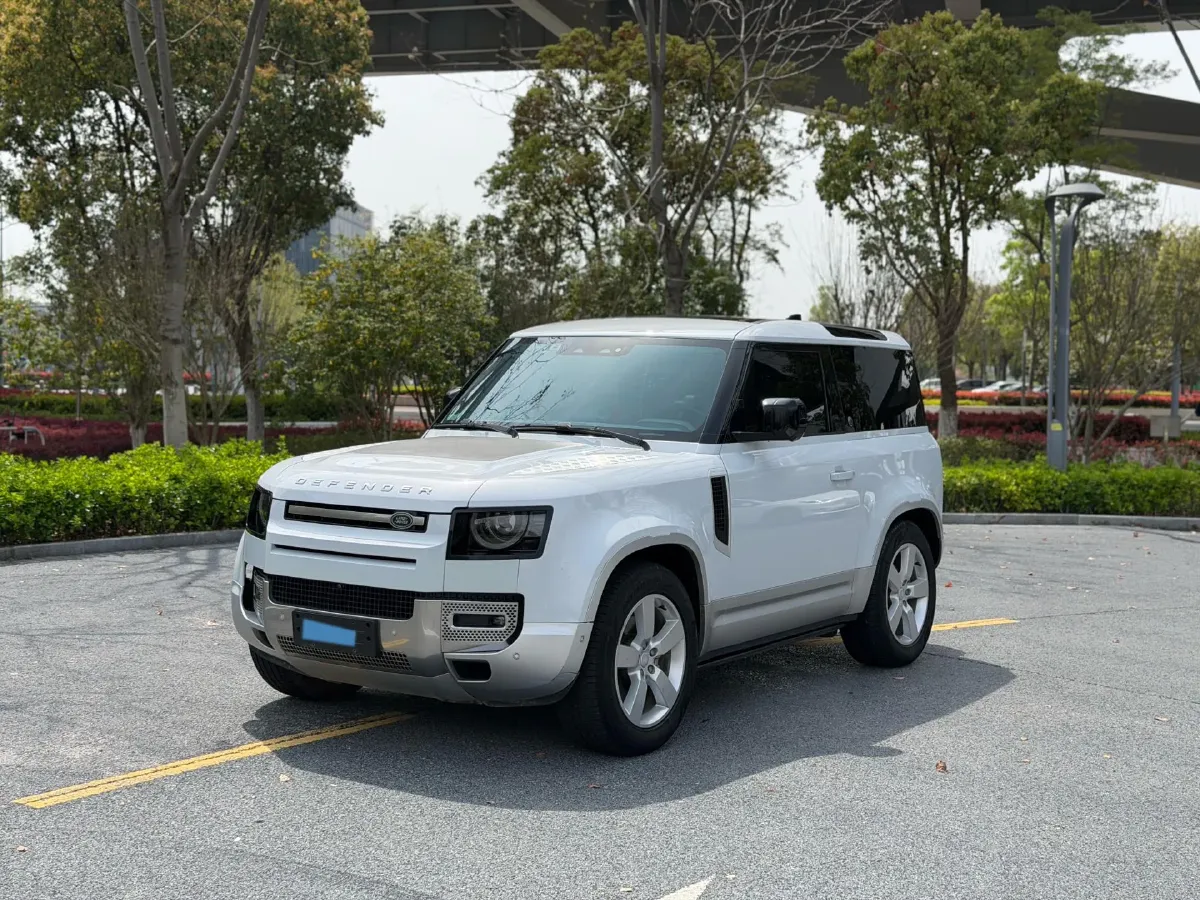 2022 Land Rover Defender 2.0T 300HP L4 8AT,autocango,china used car exporter,china ev exporter,chinese used car exporter,chinese used ev exporter