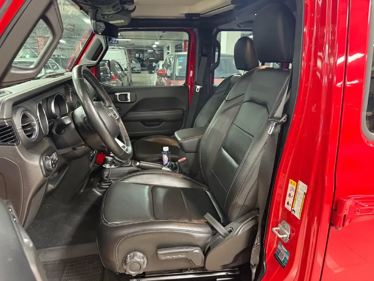 2019 Jeep Wrangler 2.0T 266HP L4 8AT,autocango,china used car exporter,china ev exporter,chinese used car exporter,chinese used ev exporter