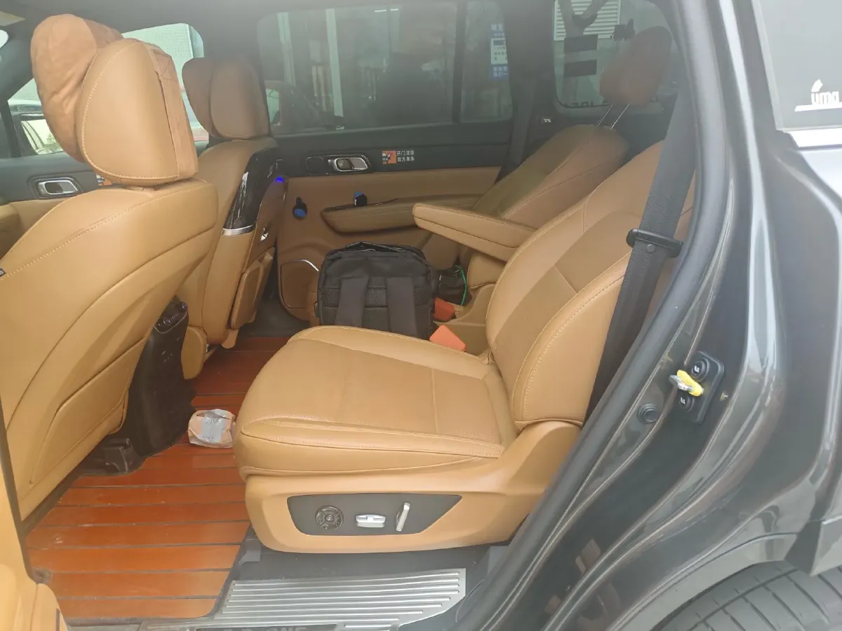 2021 Li ONE Range Extended 131HP REEV 40.5KWH,autocango,china used car exporter,china ev exporter,chinese used car exporter,chinese used ev exporter