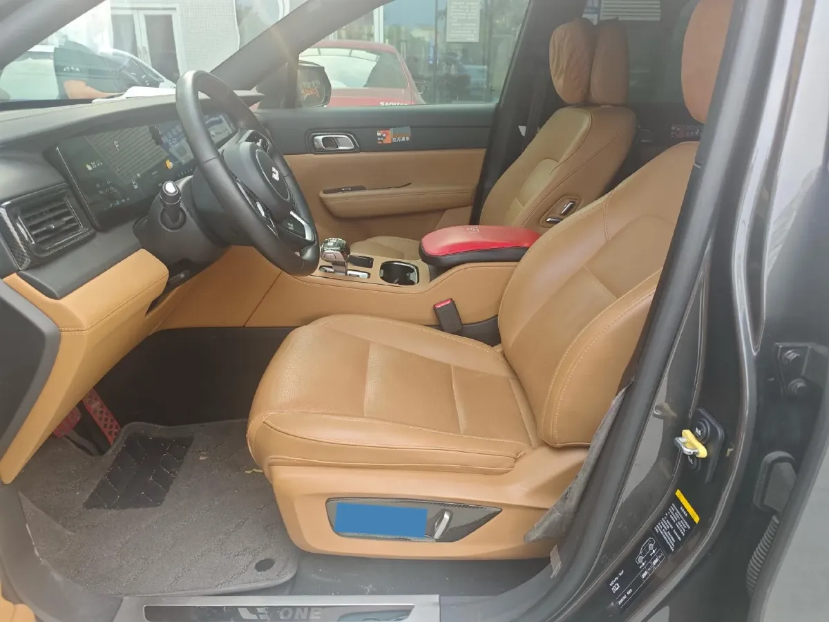 2021 Li ONE Range Extended 131HP REEV 40.5KWH,autocango,china used car exporter,china ev exporter,chinese used car exporter,chinese used ev exporter