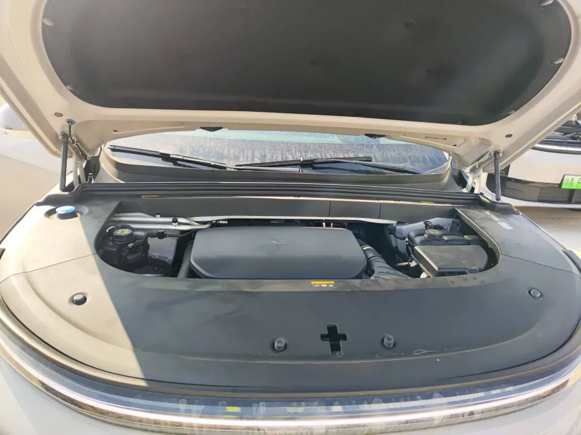 2025 Li L6 Range Extended 154HP L4 REEV,autocango,china used car exporter,china ev exporter,chinese used car exporter,chinese used ev exporter