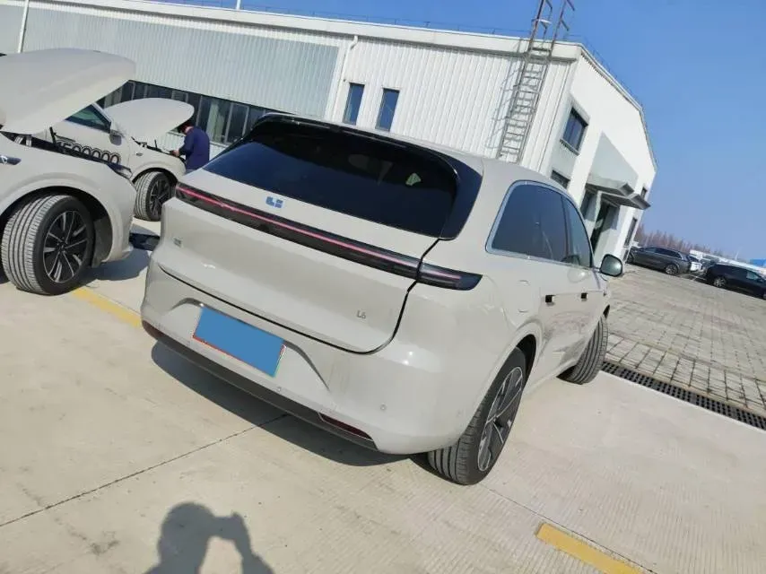 2025 Li L6 Range Extended 154HP L4 REEV,autocango,china used car exporter,china ev exporter,chinese used car exporter,chinese used ev exporter