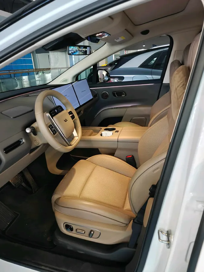 2025 Li i8 BEV,autocango,china used car exporter,china ev exporter,chinese used car exporter,chinese used ev exporter