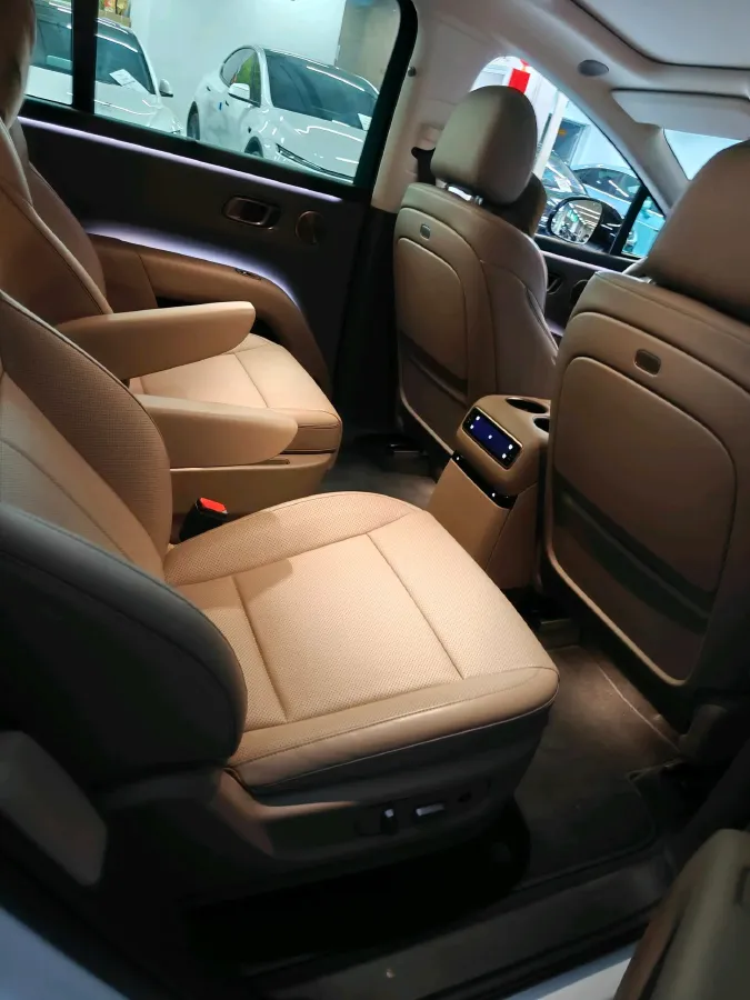 2025 Li i8 BEV,autocango,china used car exporter,china ev exporter,chinese used car exporter,chinese used ev exporter