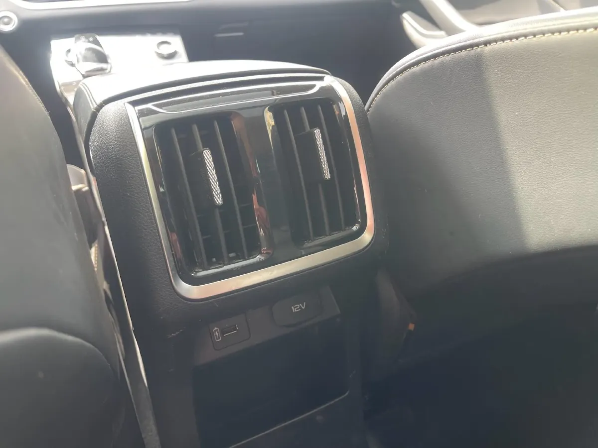 2023 Bestune B70 1.5T 169HP L4 7DCT,autocango,china used car exporter,china ev exporter,chinese used car exporter,chinese used ev exporter