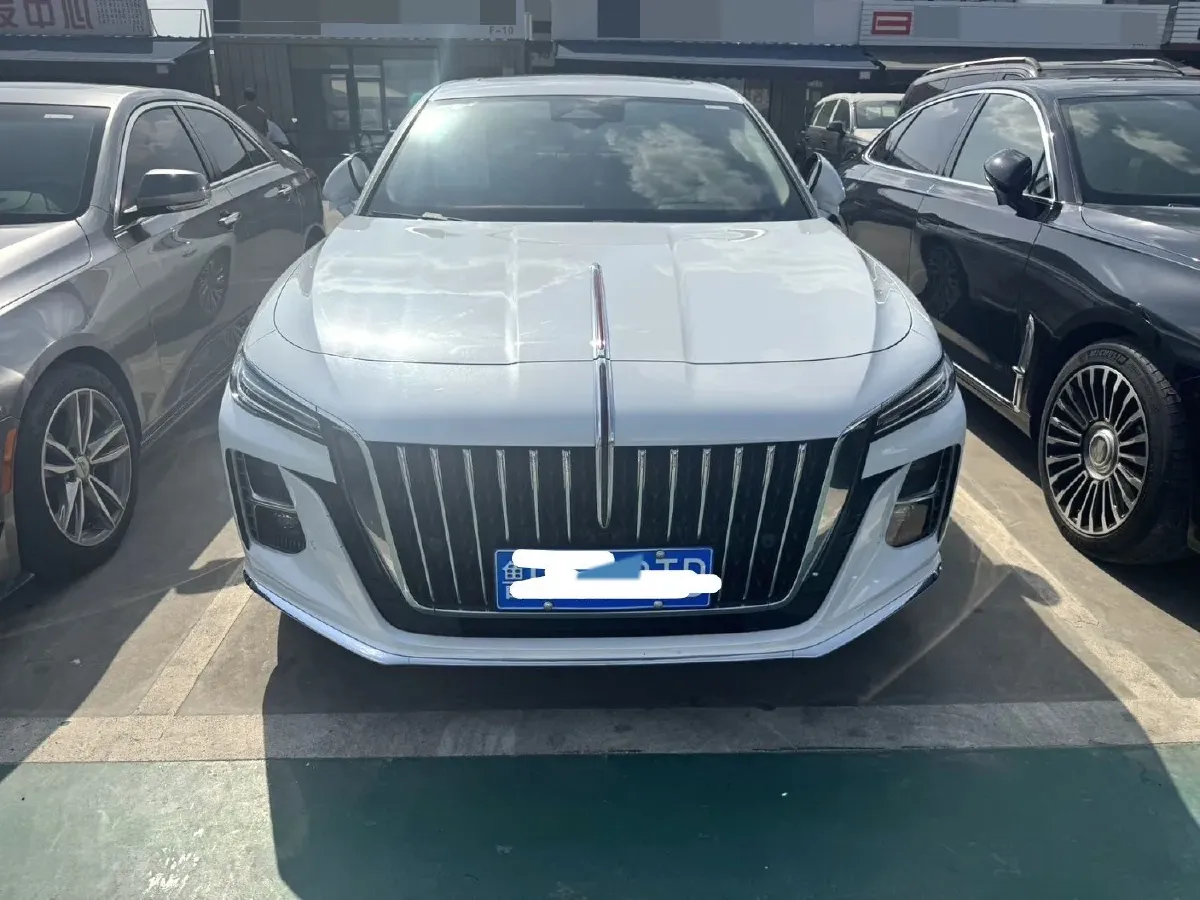 2023 HongQi H5 2.0T 224HP L4 8AT,autocango,china used car exporter,china ev exporter,chinese used car exporter,chinese used ev exporter