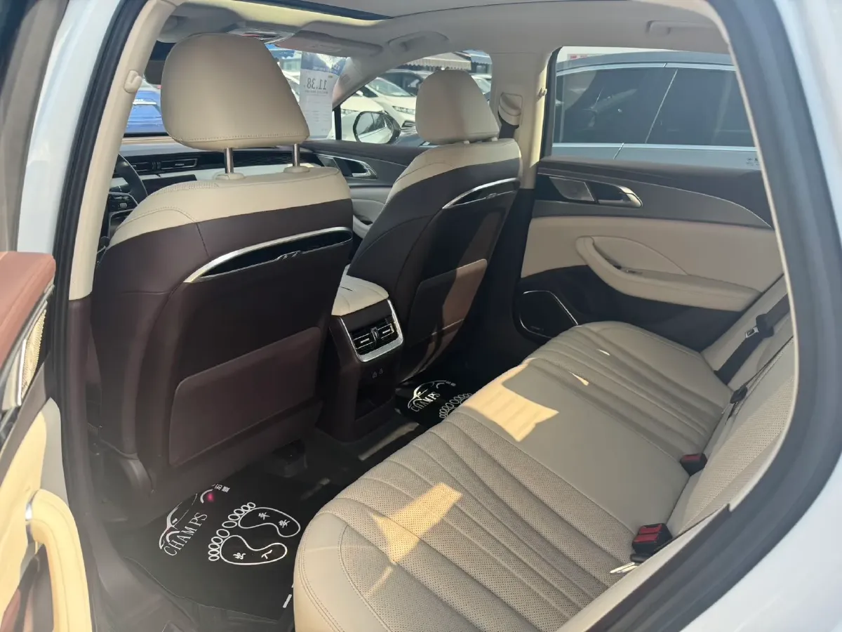 2023 HongQi H5 2.0T 224HP L4 8AT,autocango,china used car exporter,china ev exporter,chinese used car exporter,chinese used ev exporter