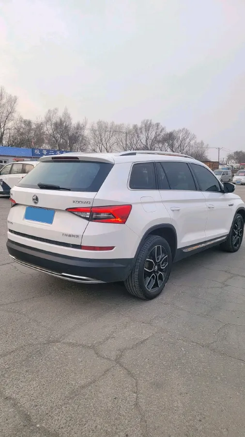 2018 Skoda Kodiak 2.0T 186HP L4 7DCT,autocango,china used car exporter,china ev exporter,chinese used car exporter,chinese used ev exporter