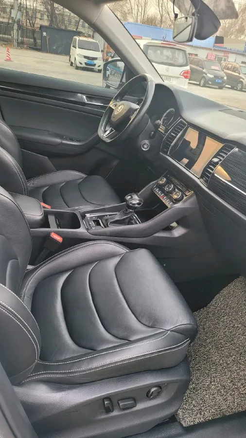 2018 Skoda Kodiak 2.0T 186HP L4 7DCT,autocango,china used car exporter,china ev exporter,chinese used car exporter,chinese used ev exporter