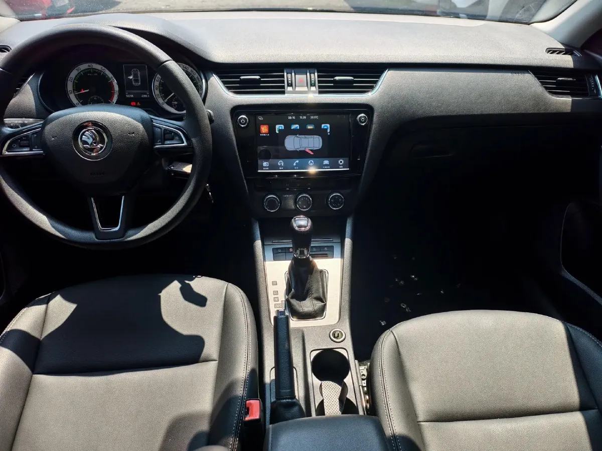2019 Skoda Octavia 1.5L 116HP L4 6AT,autocango,china used car exporter,china ev exporter,chinese used car exporter,chinese used ev exporter