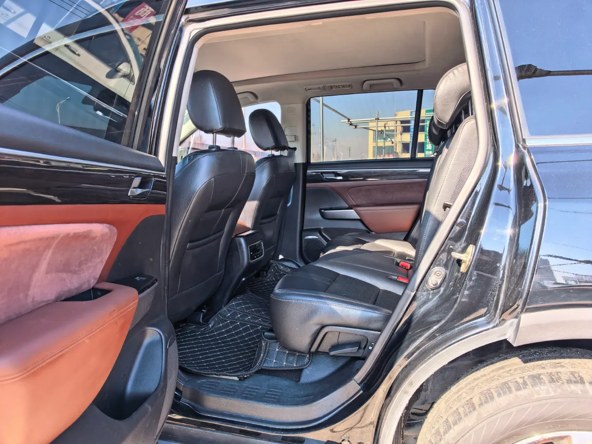 2017 GAC Trumpchi GS8 2.0T 201HP L4 6AT,autocango,china used car exporter,china ev exporter,chinese used car exporter,chinese used ev exporter