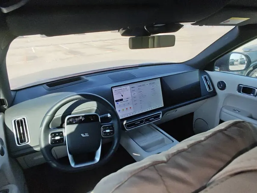 2025 Li L9 Range Extended 154HP REEV,autocango,china used car exporter,china ev exporter,chinese used car exporter,chinese used ev exporter