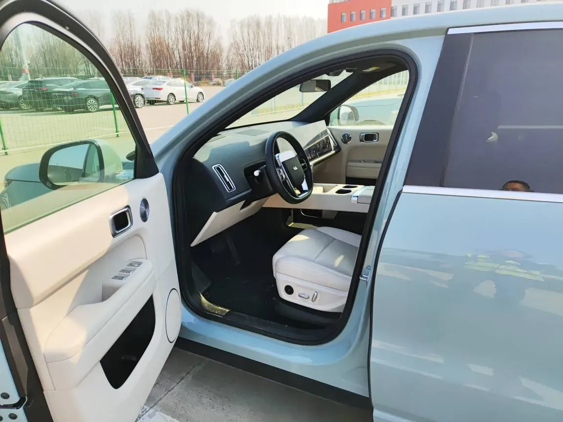 2025 Li L6 Range Extended 154HP L4 REEV,autocango,china used car exporter,china ev exporter,chinese used car exporter,chinese used ev exporter