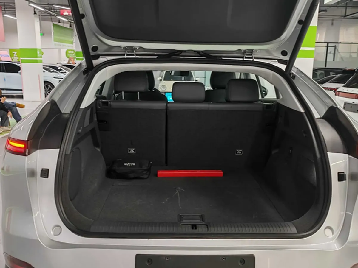 2025 Xpeng G6 BEV 68.5KWH,autocango,china used car exporter,china ev exporter,chinese used car exporter,chinese used ev exporter