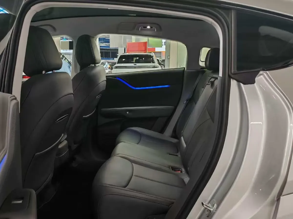 2025 Xpeng G6 BEV 68.5KWH,autocango,china used car exporter,china ev exporter,chinese used car exporter,chinese used ev exporter