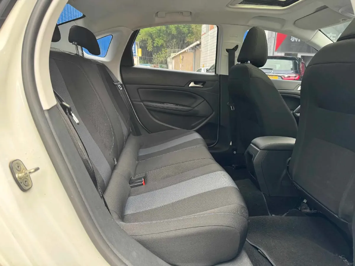 2018 Peugeot 308 1.6L 117HP L4 6AT,autocango,china used car exporter,china ev exporter,chinese used car exporter,chinese used ev exporter