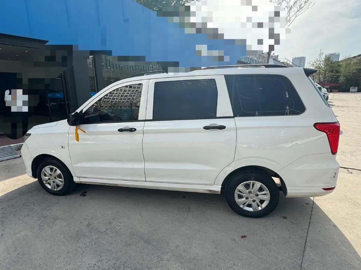 2019 WuLing HongGuang 1.5L 105HP L4 5MT,autocango,china used car exporter,china ev exporter,chinese used car exporter,chinese used ev exporter