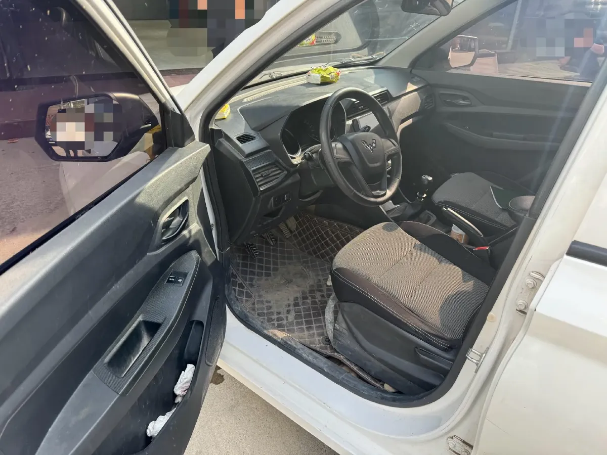 2019 WuLing HongGuang 1.5L 105HP L4 5MT,autocango,china used car exporter,china ev exporter,chinese used car exporter,chinese used ev exporter