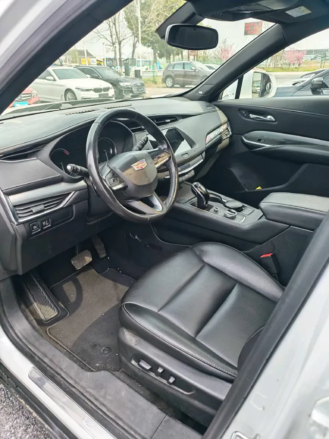 2020 Cadillac XT4 2.0T 241HP L4 9AT,autocango,china used car exporter,china ev exporter,chinese used car exporter,chinese used ev exporter