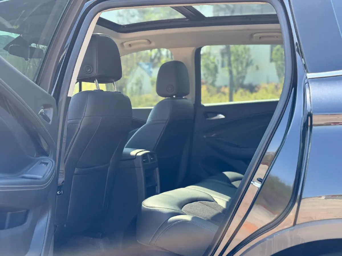 2021 Buick EnvisionPlus 1.5T 169HP L4 7DCT,autocango,china used car exporter,china ev exporter,chinese used car exporter,chinese used ev exporter