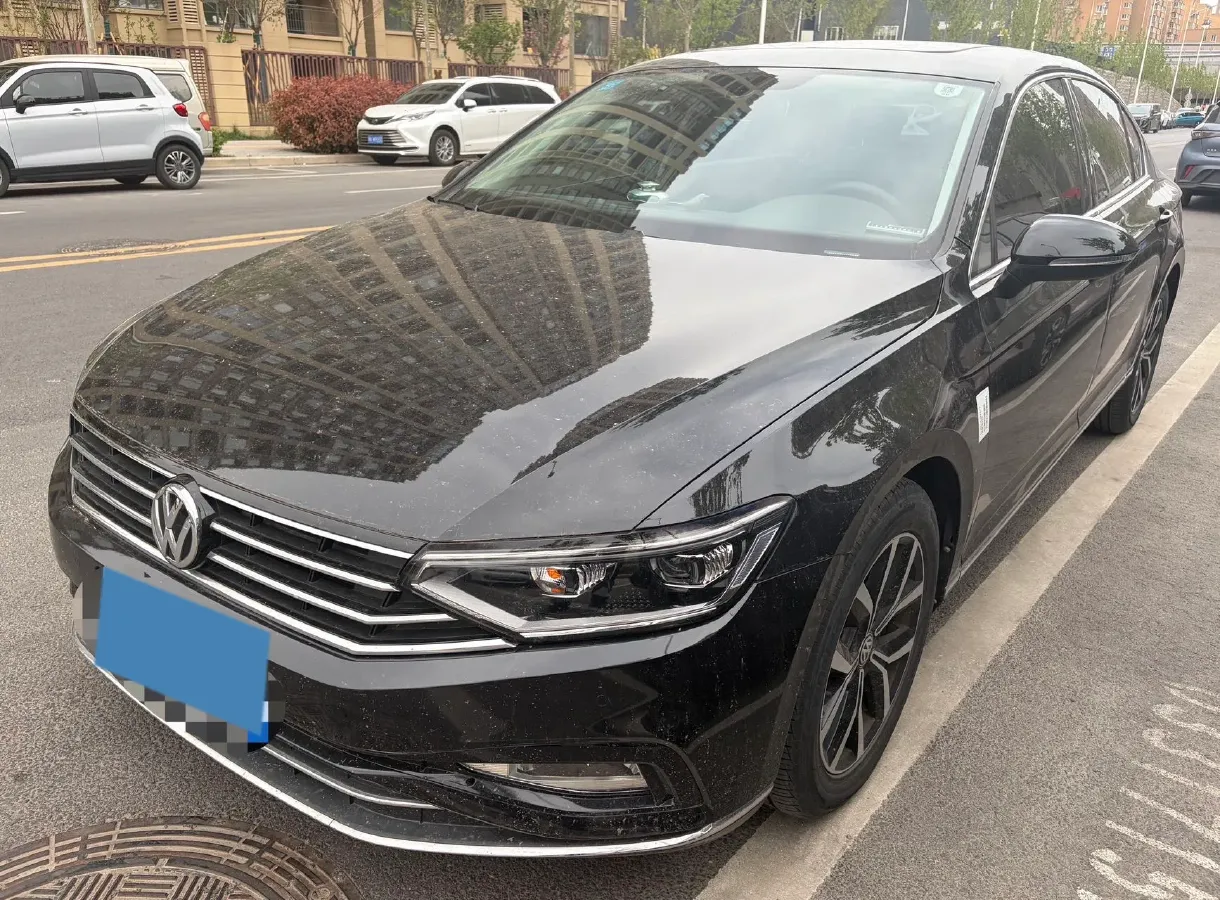 2020 Volkswagen Magotan 2.0T 186HP L4 7DCT,autocango,china used car exporter,china ev exporter,chinese used car exporter,chinese used ev exporter