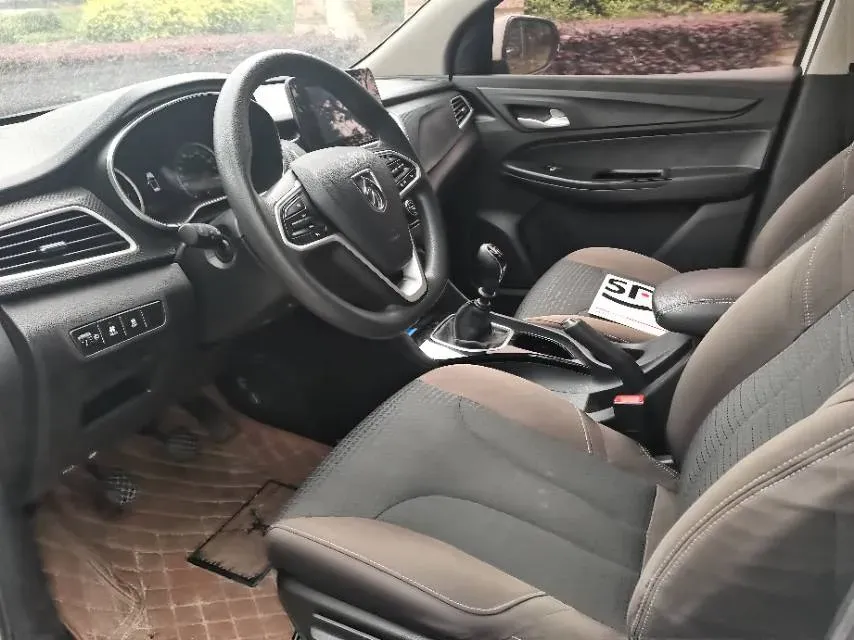 2019 BaoJun 730 1.5L 112HP L4 6MT,autocango,china used car exporter,china ev exporter,chinese used car exporter,chinese used ev exporter