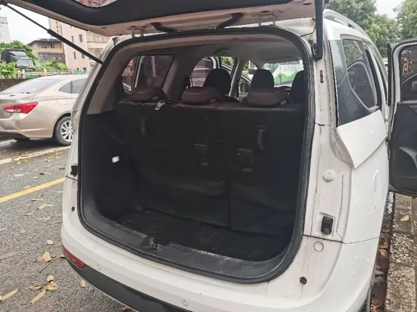 2019 BaoJun 730 1.5L 112HP L4 6MT,autocango,china used car exporter,china ev exporter,chinese used car exporter,chinese used ev exporter