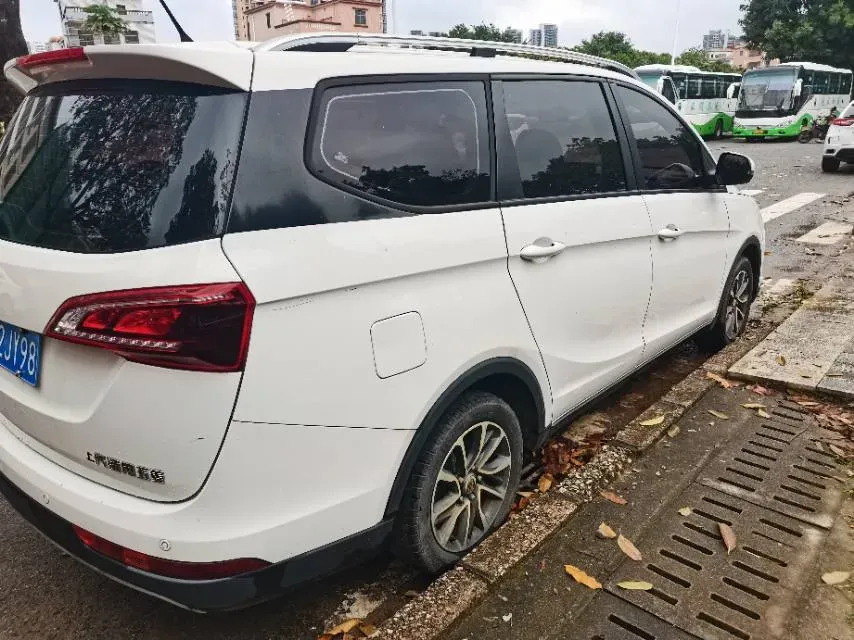 2019 BaoJun 730 1.5L 112HP L4 6MT,autocango,china used car exporter,china ev exporter,chinese used car exporter,chinese used ev exporter