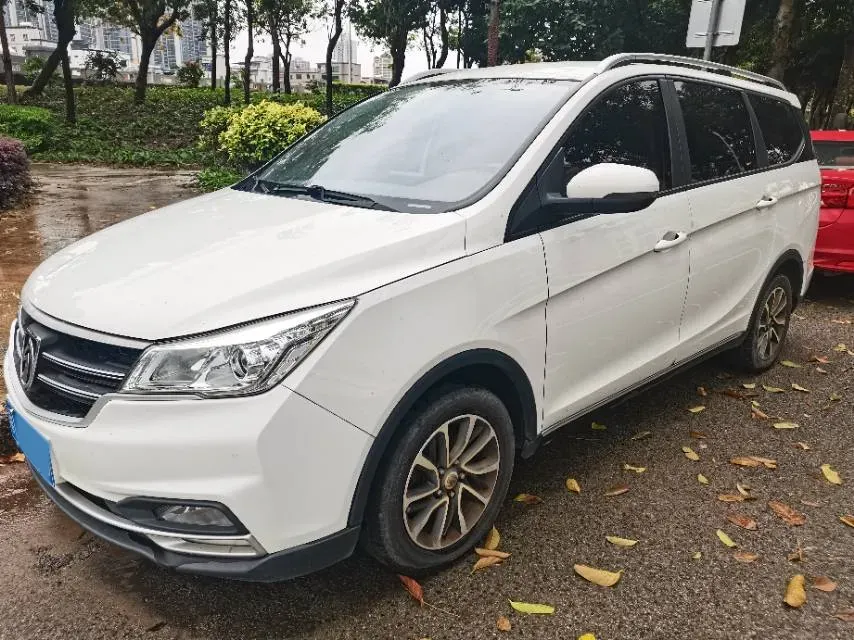 2019 BaoJun 730 1.5L 112HP L4 6MT,autocango,china used car exporter,china ev exporter,chinese used car exporter,chinese used ev exporter