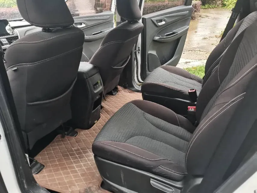 2019 BaoJun 730 1.5L 112HP L4 6MT,autocango,china used car exporter,china ev exporter,chinese used car exporter,chinese used ev exporter