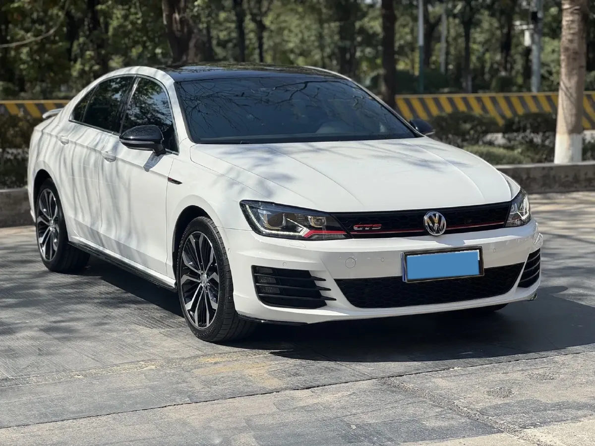 2017 Volkswagen Lamando 2.0T 220HP L4 7DCT,autocango,china used car exporter,china ev exporter,chinese used car exporter,chinese used ev exporter