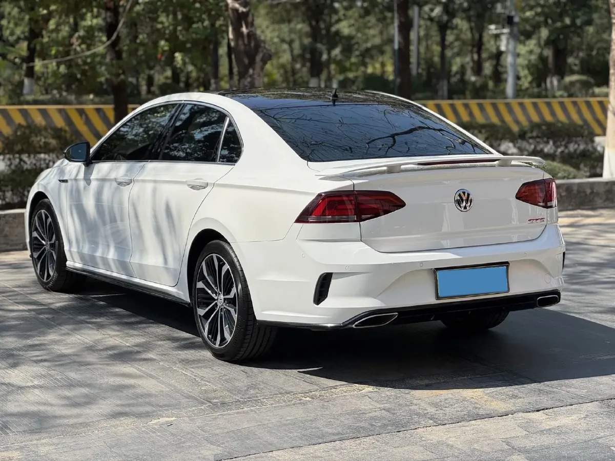 2017 Volkswagen Lamando 2.0T 220HP L4 7DCT,autocango,china used car exporter,china ev exporter,chinese used car exporter,chinese used ev exporter