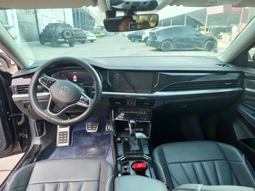 2024 Volkswagen Passat 2.0T 186HP L4 7DCT,autocango,china used car exporter,china ev exporter,chinese used car exporter,chinese used ev exporter