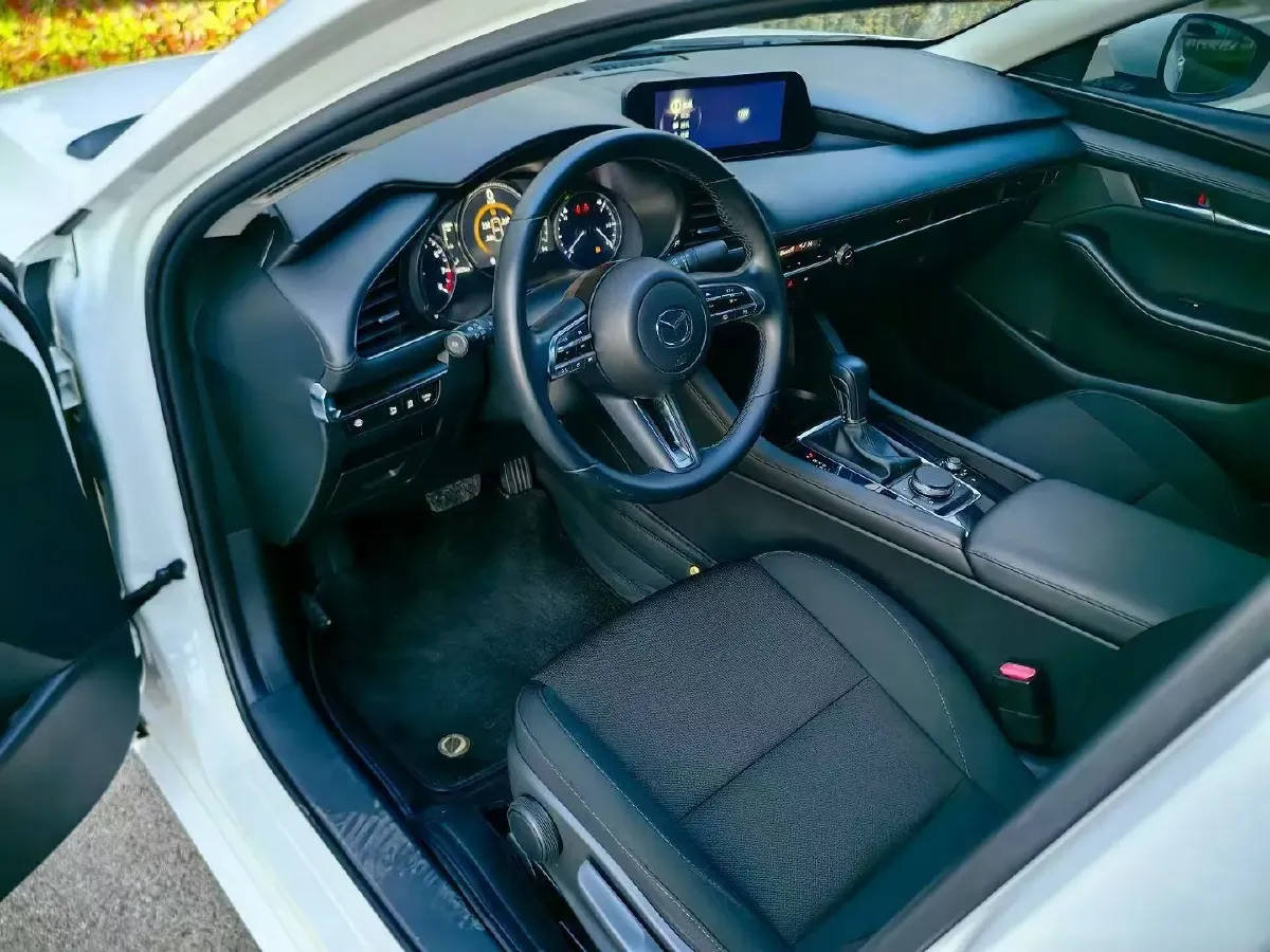 2022 Mazda 3 Axela 2.0L 158HP L4 6AT,autocango,china used car exporter,china ev exporter,chinese used car exporter,chinese used ev exporter