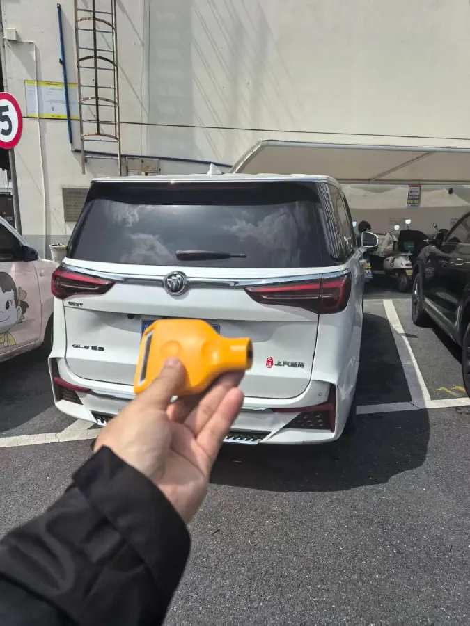 2022 Buick GL8 2.0T 237HP L4 9AT,autocango,china used car exporter,china ev exporter,chinese used car exporter,chinese used ev exporter