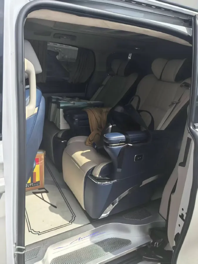 2022 Buick GL8 2.0T 237HP L4 9AT,autocango,china used car exporter,china ev exporter,chinese used car exporter,chinese used ev exporter