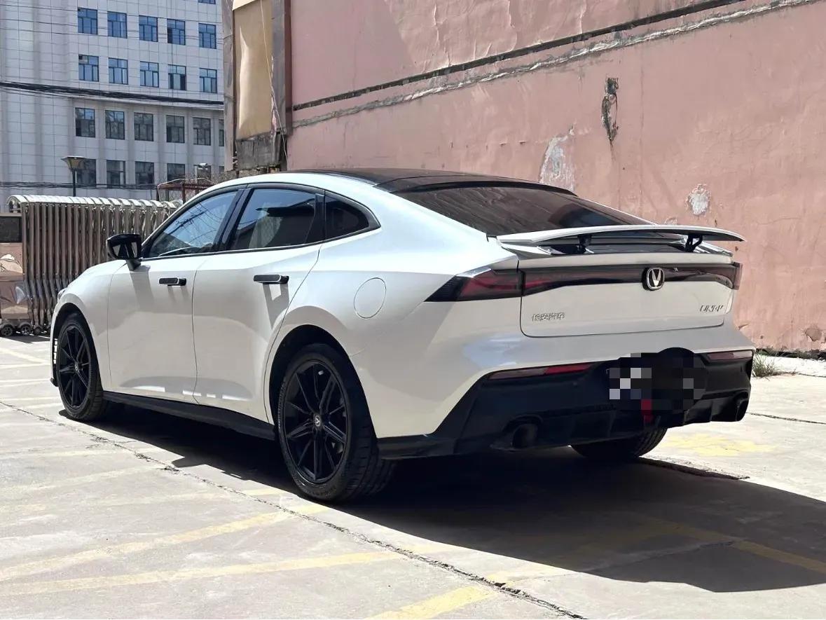 2023 ChangAn UNI-V 1.5T 188HP L4 7DCT,autocango,china used car exporter,china ev exporter,chinese used car exporter,chinese used ev exporter