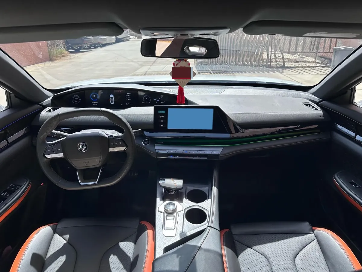 2023 ChangAn UNI-V 1.5T 188HP L4 7DCT,autocango,china used car exporter,china ev exporter,chinese used car exporter,chinese used ev exporter