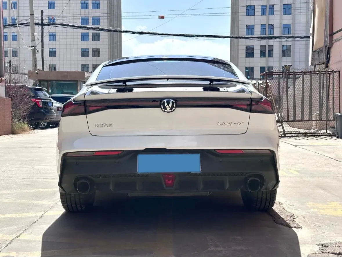 2023 ChangAn UNI-V 1.5T 188HP L4 7DCT,autocango,china used car exporter,china ev exporter,chinese used car exporter,chinese used ev exporter