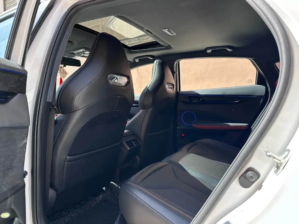 2023 ChangAn UNI-V 1.5T 188HP L4 7DCT,autocango,china used car exporter,china ev exporter,chinese used car exporter,chinese used ev exporter