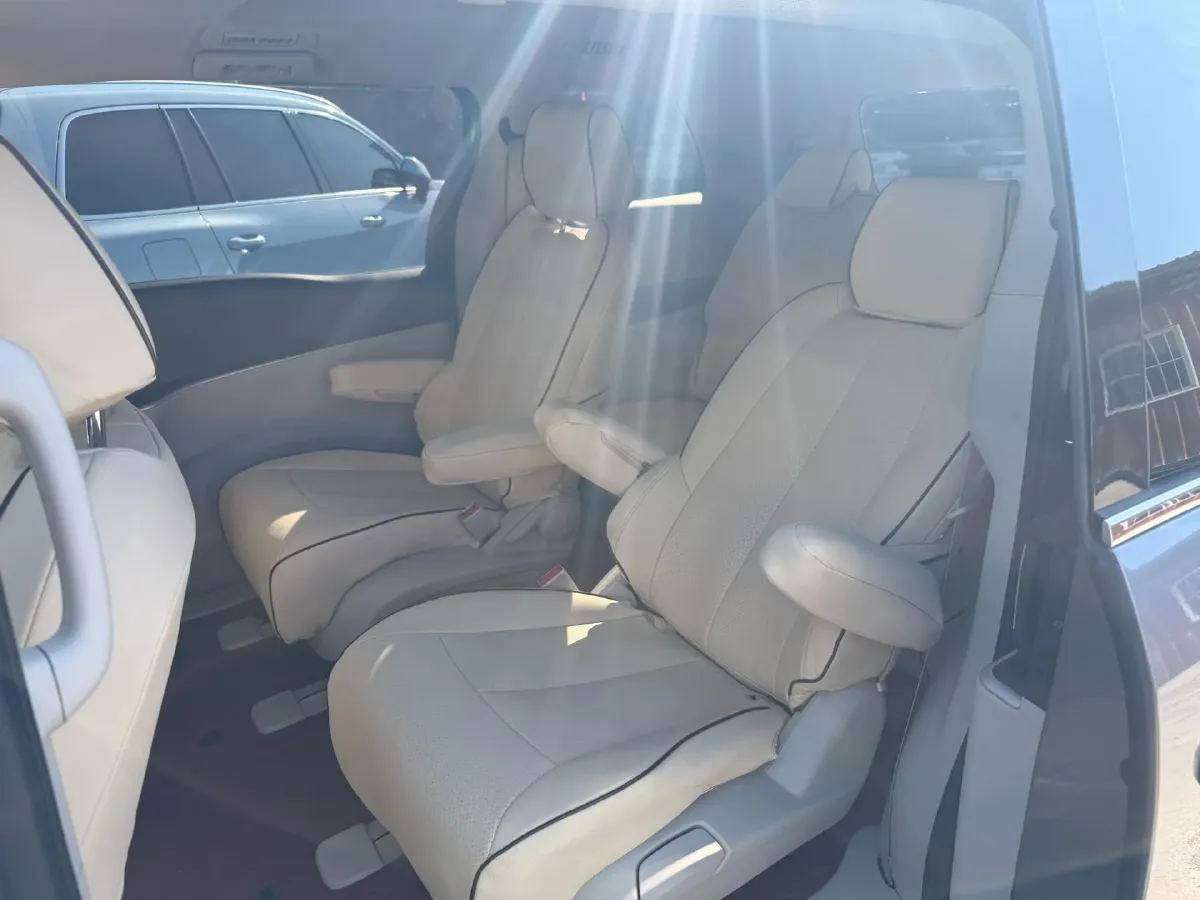 2021 Buick GL8 2.0T 237HP L4 9AT,autocango,china used car exporter,china ev exporter,chinese used car exporter,chinese used ev exporter