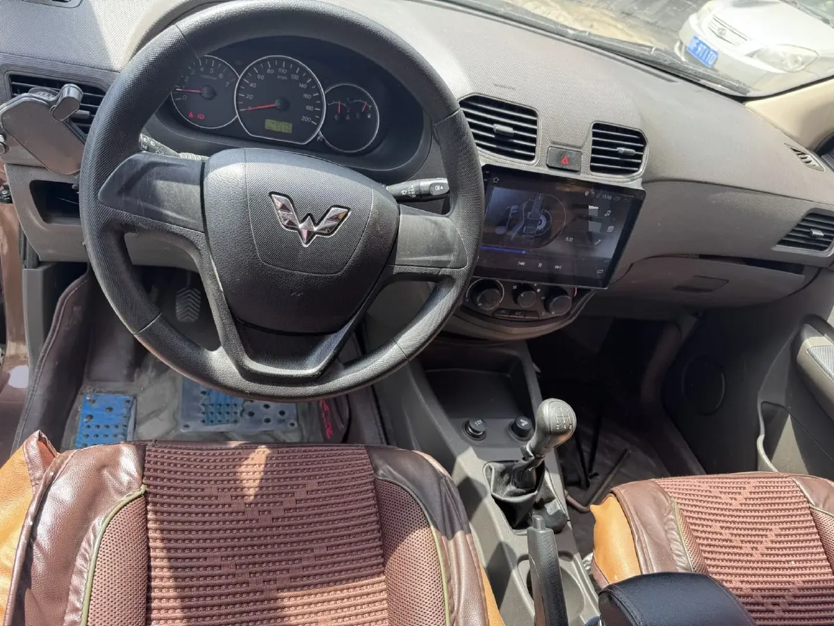 2018 WuLing HongGuang 1.5L 105HP L4 5MT,autocango,china used car exporter,china ev exporter,chinese used car exporter,chinese used ev exporter