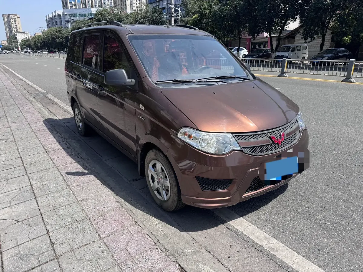2018 WuLing HongGuang 1.5L 105HP L4 5MT,autocango,china used car exporter,china ev exporter,chinese used car exporter,chinese used ev exporter