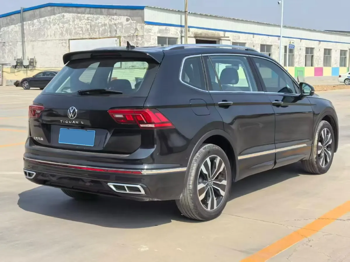 2025 Volkswagen Tiguan L 2.0T 186HP L4 7DCT,autocango,china used car exporter,china ev exporter,chinese used car exporter,chinese used ev exporter