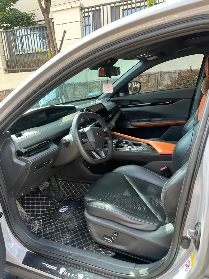 2022 ChangAn UNI-V 1.5T 188HP L4 7DCT,autocango,china used car exporter,china ev exporter,chinese used car exporter,chinese used ev exporter