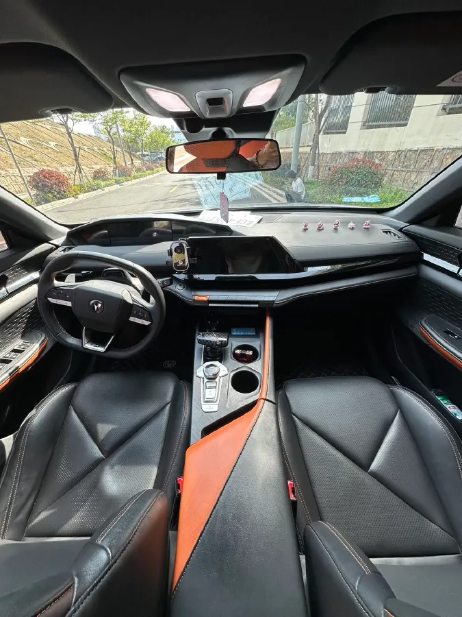 2022 ChangAn UNI-V 1.5T 188HP L4 7DCT,autocango,china used car exporter,china ev exporter,chinese used car exporter,chinese used ev exporter